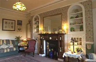Oyo Rayanne House Guest Accommodation Holywood  Hotel