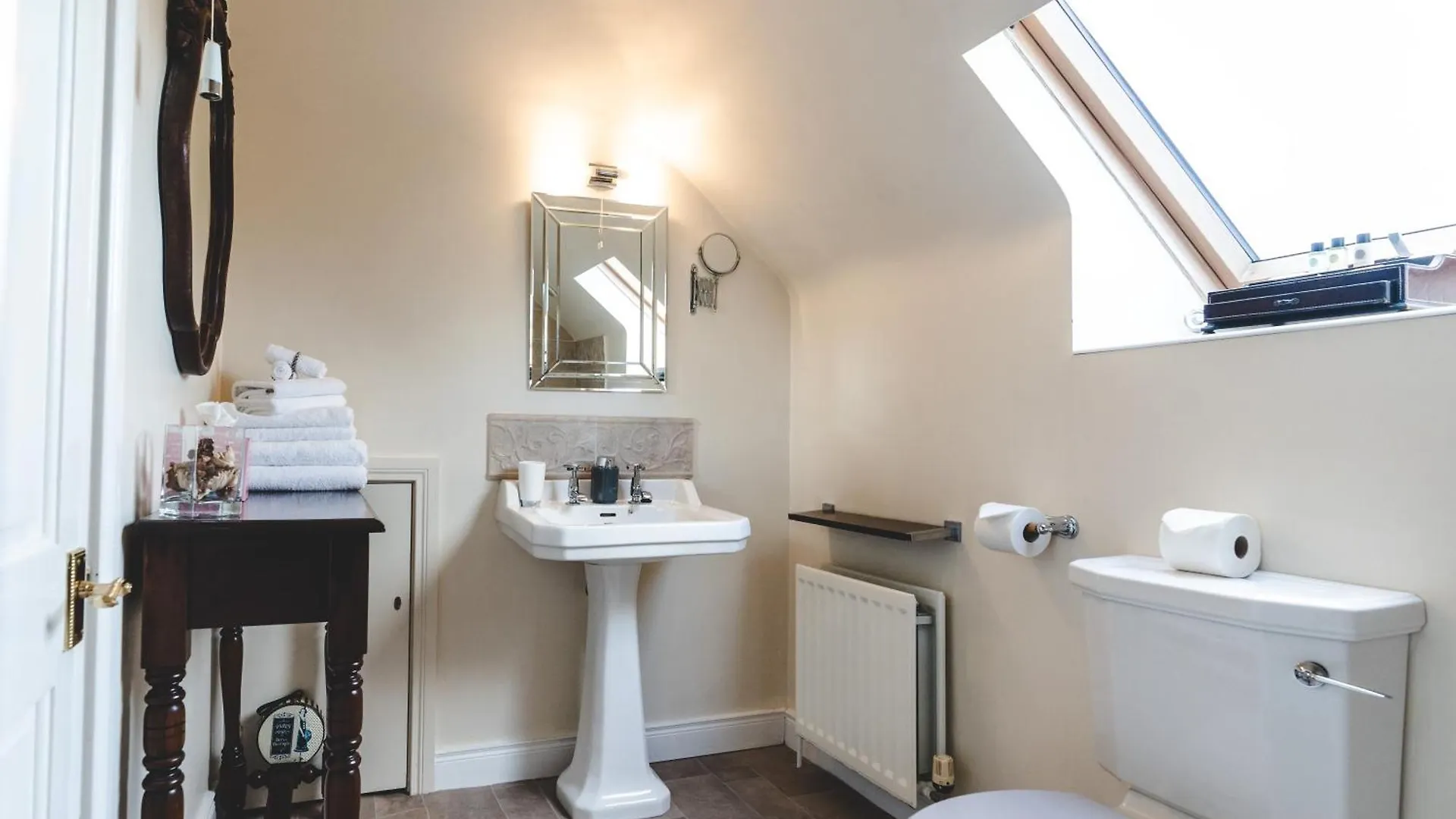 Hotel Oyo Rayanne House Guest Accommodation Holywood