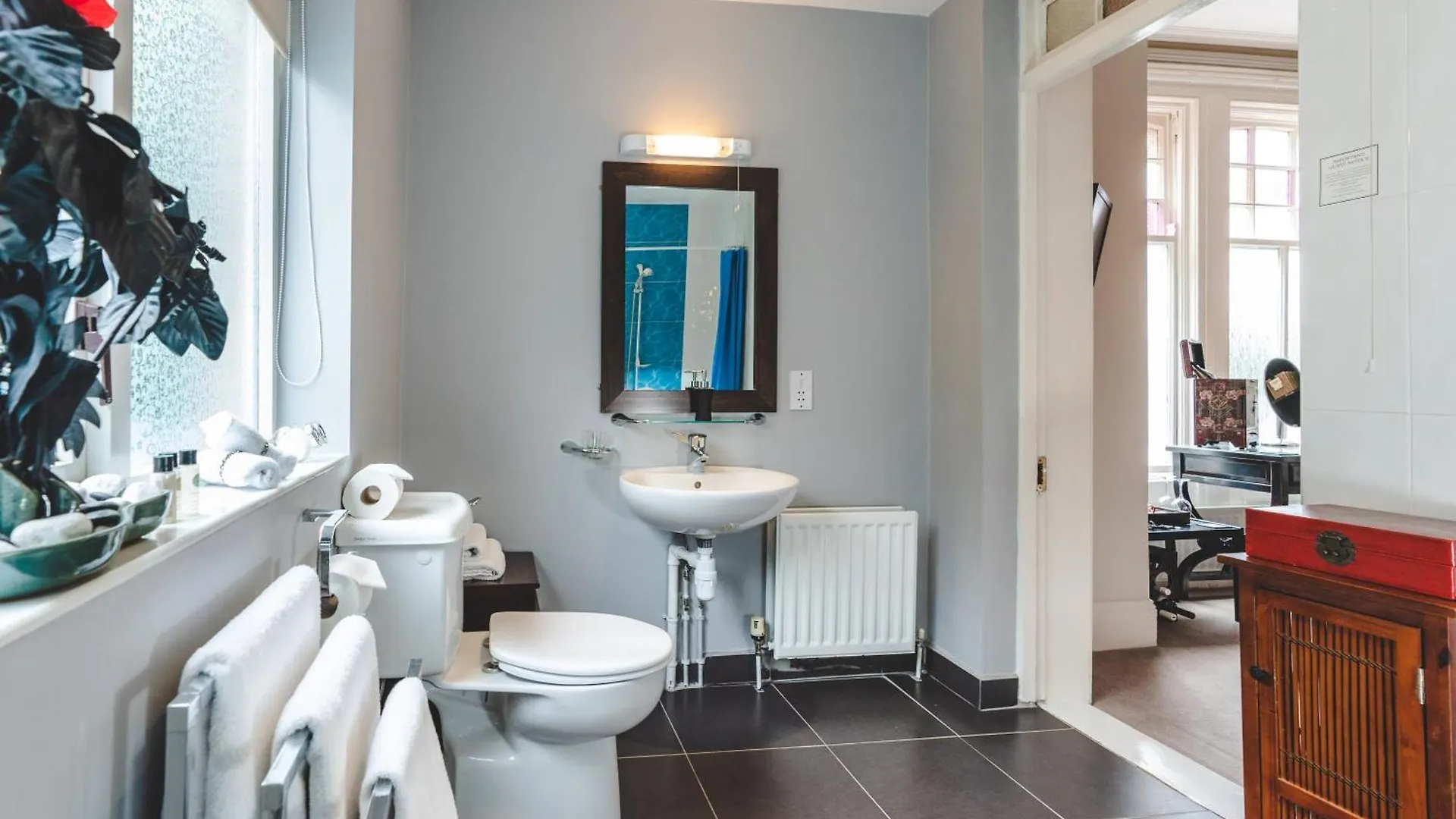 Oyo Rayanne House Guest Accommodation Holywood  United Kingdom