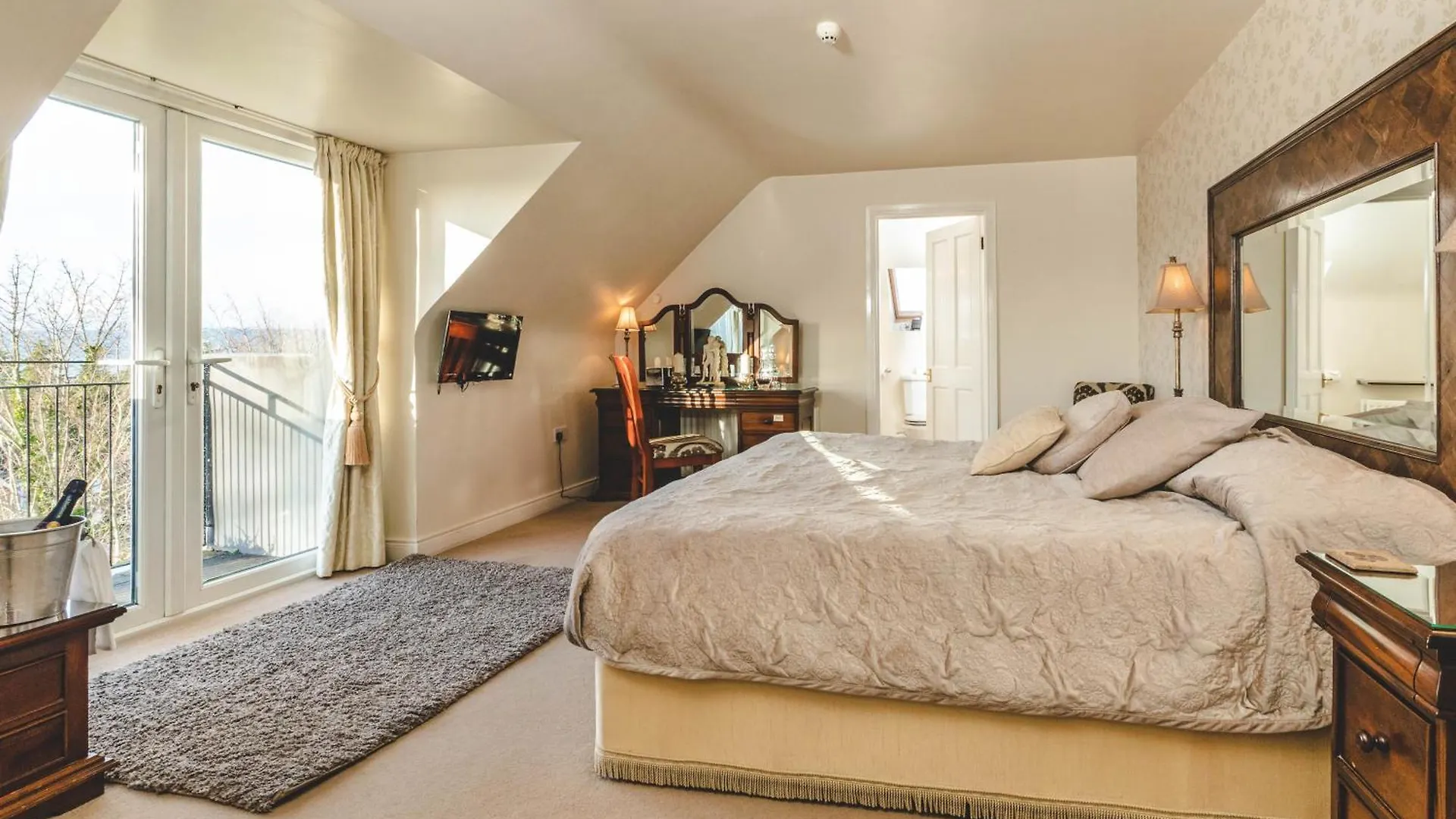 Oyo Rayanne House Guest Accommodation Holywood  Hotel Holywood (Down)