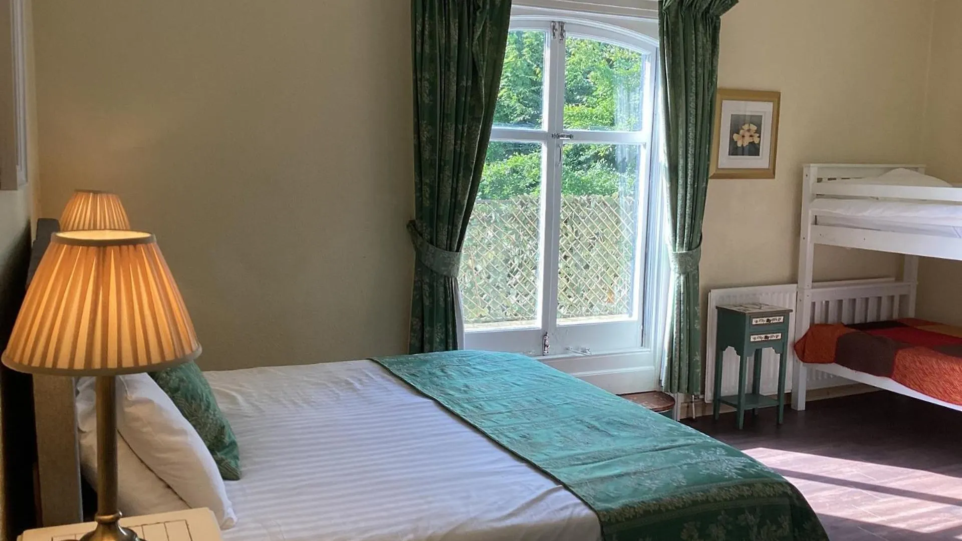 Hotel Oyo Rayanne House Guest Accommodation Holywood