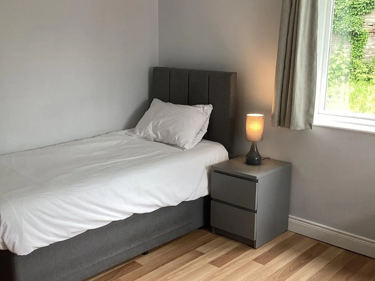 Hotel Oyo Rayanne House Guest Accommodation Holywood
