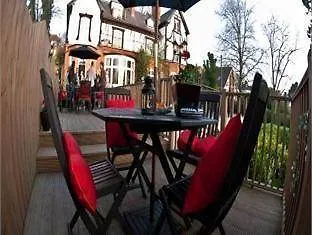 Oyo Rayanne House Guest Accommodation Holywood  3*, Holywood (Down)
