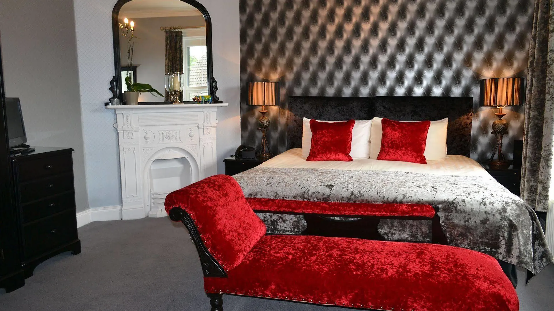 Oyo Rayanne House Guest Accommodation Holywood  Hotel
