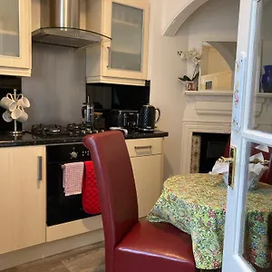 Mountroyal Victorian Self Catering 2 Apartment