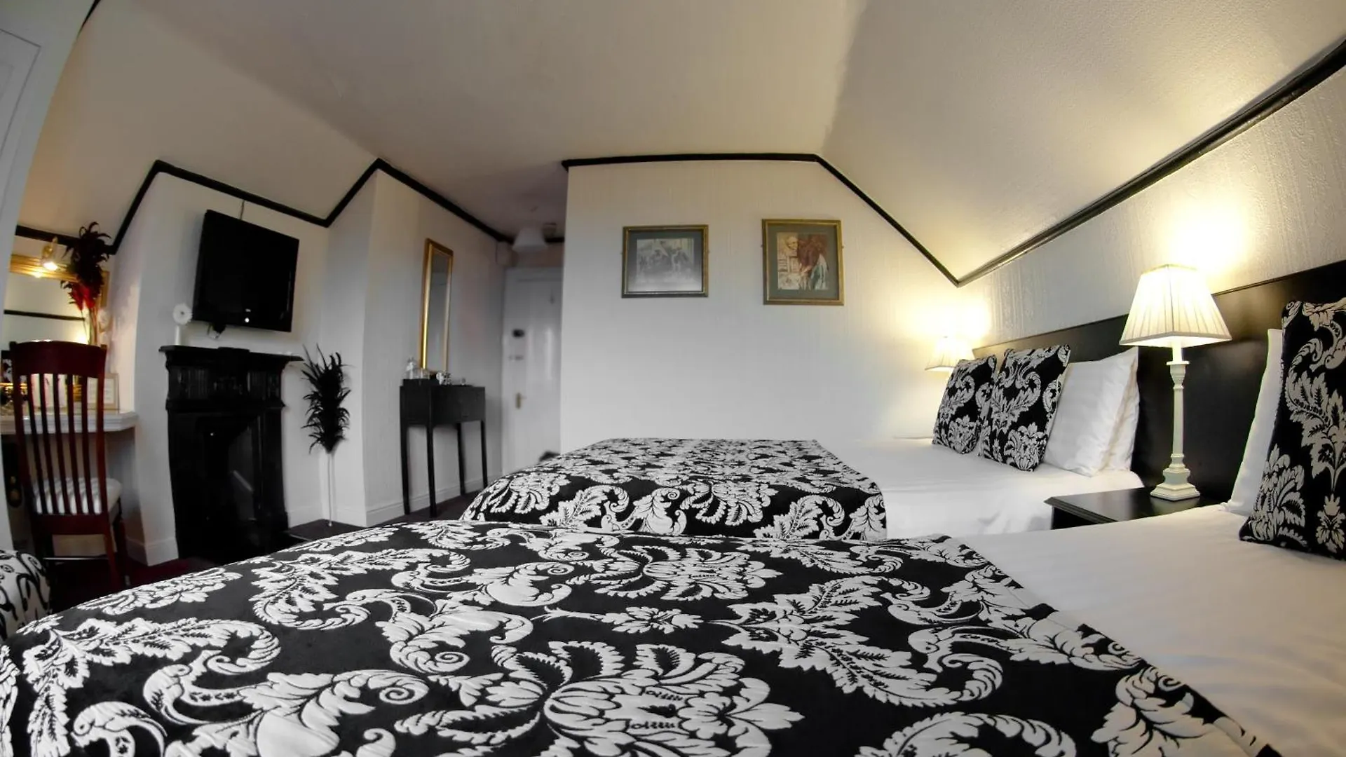 Oyo Rayanne House Guest Accommodation 할리우드 3*,